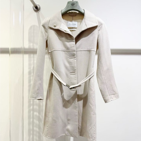 MaxMara Jackets & Blazers - 🚩steal authentic Max Mara Cream Belted Coat